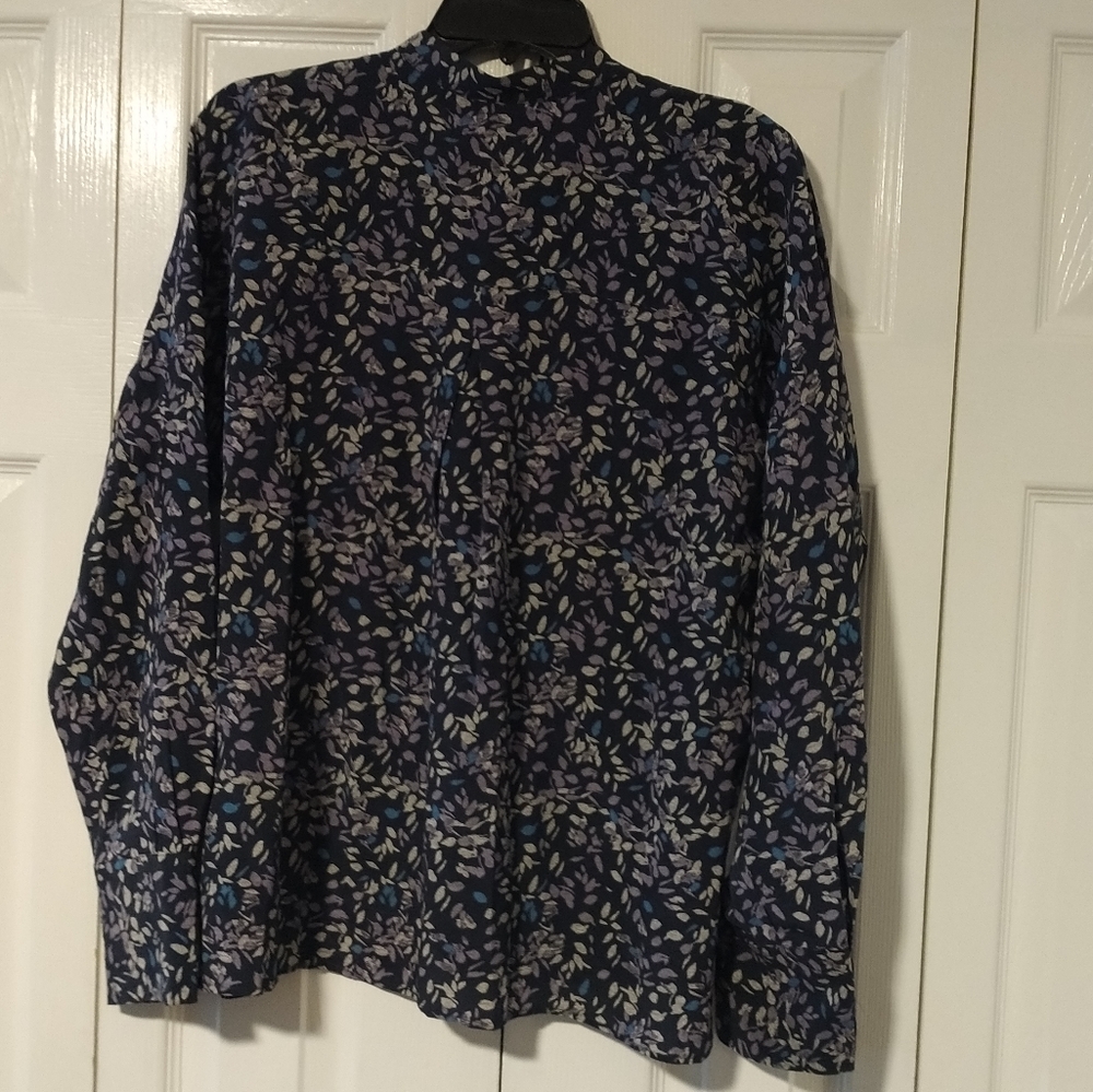 Club Monaco Silk Blouse - Picture 6 of 9